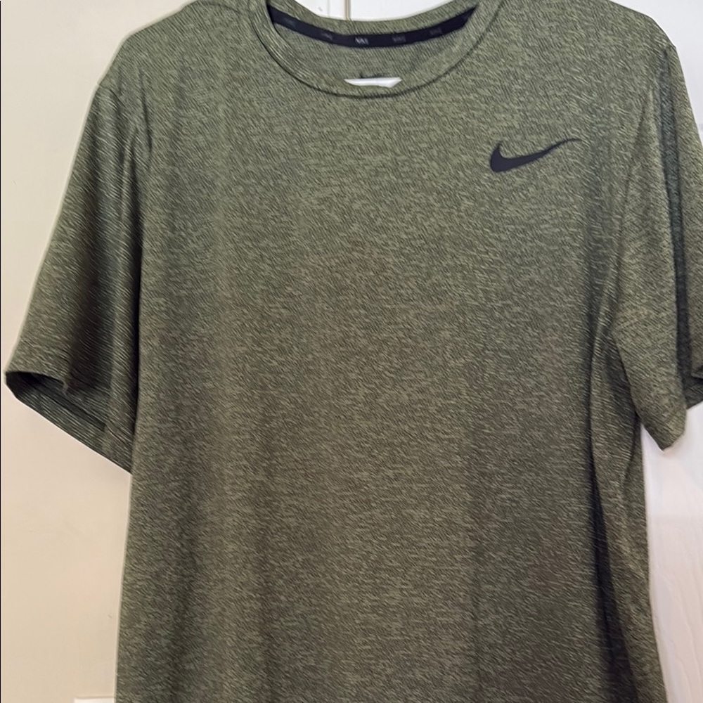 Nike Green Short Sleeve Tee Athletic Performance